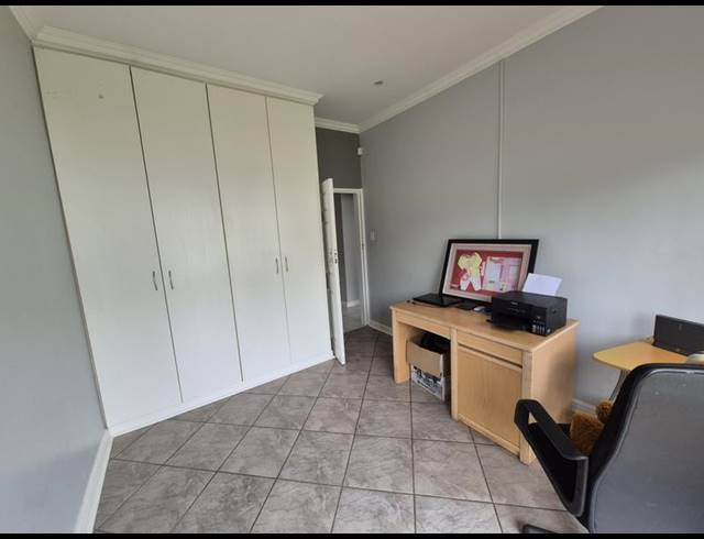 4 BEDROOM HOUSE FOR SALE IN SUNNYRIDGE